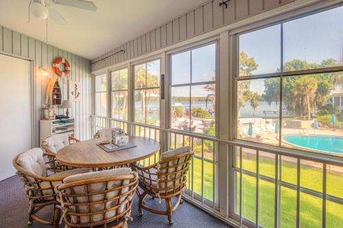 Pool Access & Lanai: Riverfront Welaka Condo! in Georgetown