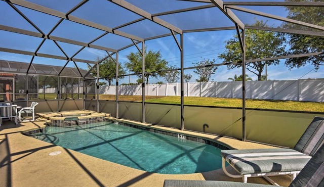 Pool & Hot Tub: Resort-Style Davenport Villa