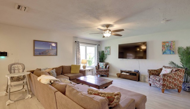 Pool & Patio! Gem 4 Mi to Fort Lauderdale Beach