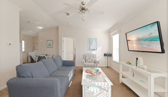 Pool, Pickleball, Gym, Playground + Near Disney!