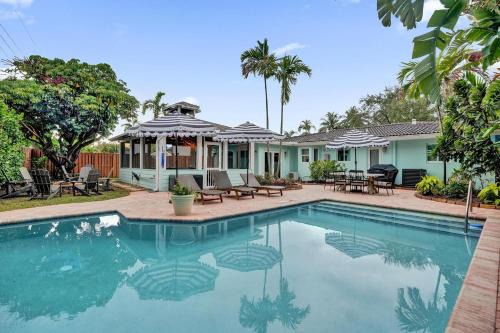 Poolside Palms Villa
