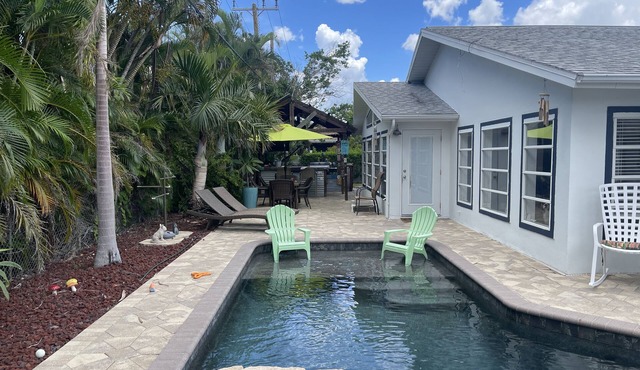 Poolside Paradise in Town and River