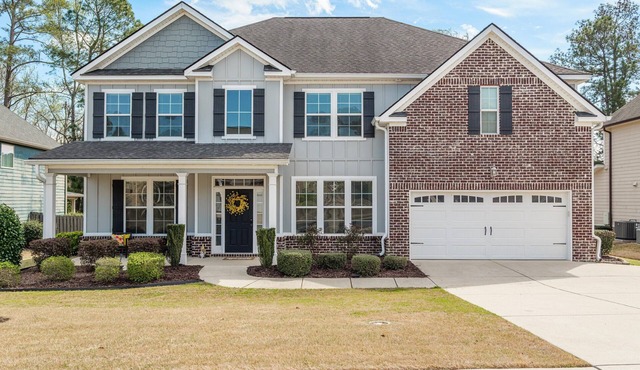 Pristine 5-bedroom, 4-bathroom home in Augusta, GA—perfect for your entire Masters party. Enjoy plenty of room to relax with a convenient drive to Augusta National, making it easy to get to the course each day. Close to River Island and Westlake.