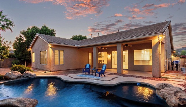 Private 5-bed 3-bath Oasis in North Phoenix with Mountain Views