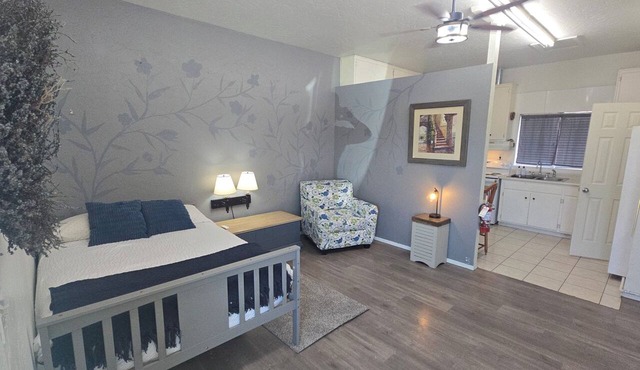 Private Apt, Full Kitchen and Air conditioning in Springerville