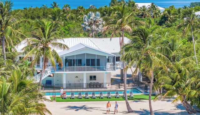PRIVATE BEACH /Heated Pool/Private Dock/Dolphin Key
