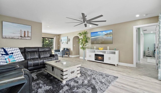 Private Coastal Chic 3BR Retreat