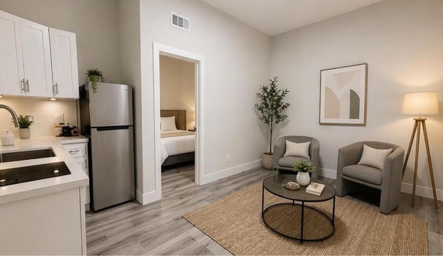 private guest suit with free parking