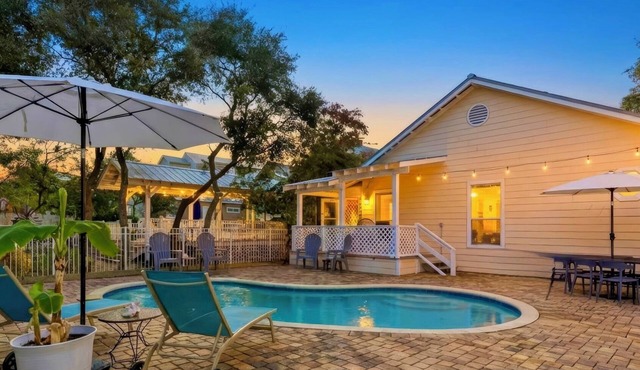Private Heated Pool - 2 Min Walk to Beach - Free Golf Cart - Crystal Beach