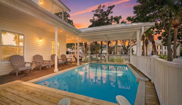 Private Heated Pool - Free Golf Cart - 4 Min Walk to Beach -Crystal Beach