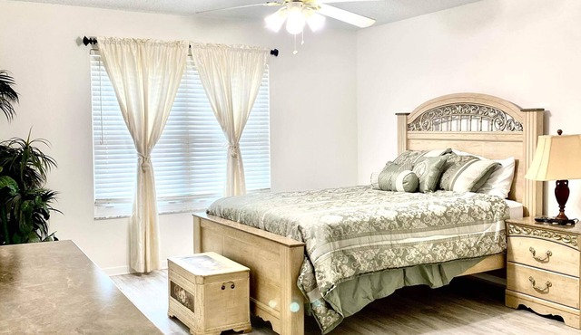 Private home in great location with enclosed yard