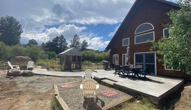 Private house:2 acres & river access *No pet fee!