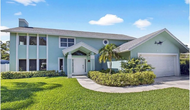 Private luxury home with a pool; close to I-95, dining, shopping & beaches!
