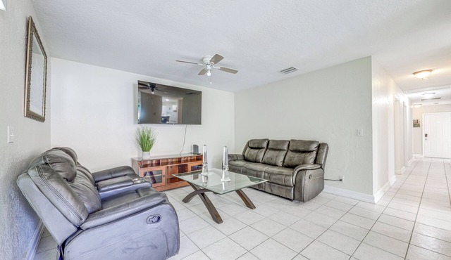 Private Patio & Yard! Lake Worth Beach Retreat