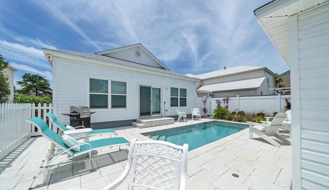 Private pool! 3 blks to beach access! West Destin, Next to the Henderson!