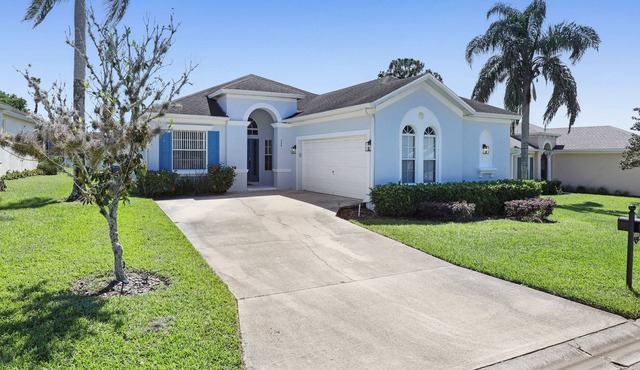 PRIVATE POOL~Close to all things Florida!~COMFORT!~7 beds!