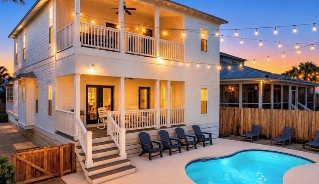 Private Pool + Hot Tub - Golf Cart - Block to Beach - Beach Chair Service