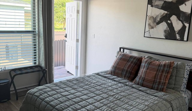 Private Serene Studio Getaway with Private Patio .