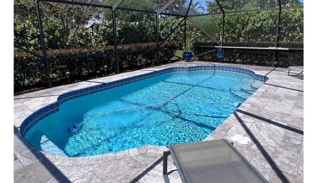 Private Stuart Poolside Oasis