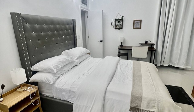 Private Studio, Hotel Style - Tiki Studio 4