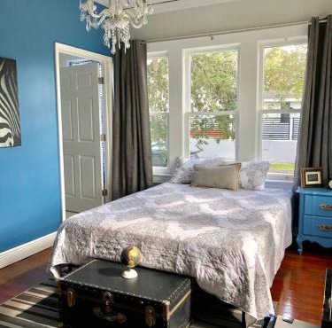 Private Suite Mins from MIA Free Parking