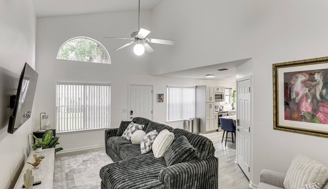 Private Yard + Deck: Tallahassee Towhome!