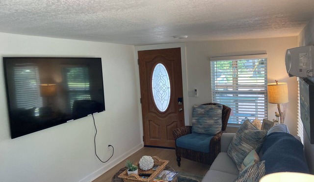 Quaint 1-bedroom bungalow with AC in Punta Gorda/Port Charlotte