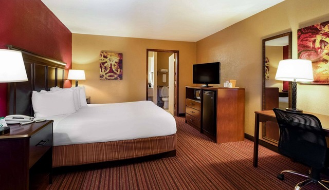 Quality Inn & Suites