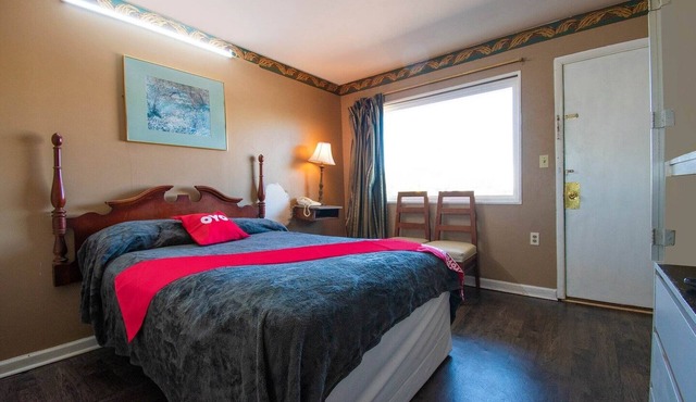 Queen Bed | Non Smoking