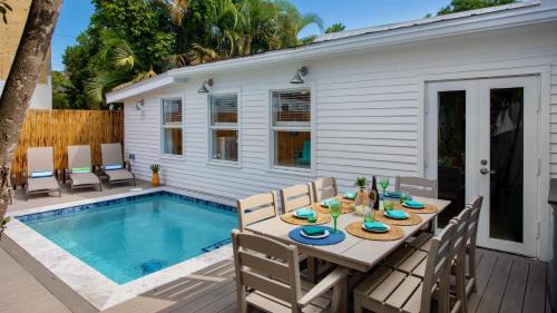 Queen of Louisa by Last Key Realty