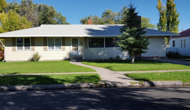 Quiet Spacious Home. Centrally Located in Alamosa, Near The Rio Grande River in Alamosa