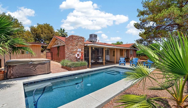 Rango Retreat - Pool+Spa - Old Town - Family Stay