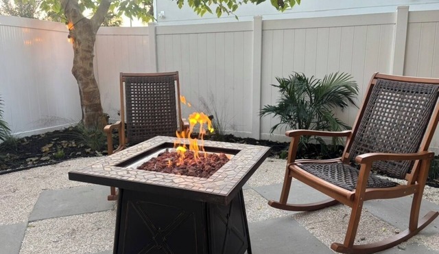 Relax Near Beach, Shops, Parks, Mayo Clinic, Quick Drive to Downtown & Stadium