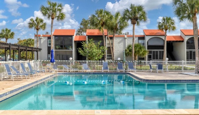 Relaxing 2Bd 2Bth. 2 Heated Pools. Near Everything. Family Owned & Operated.