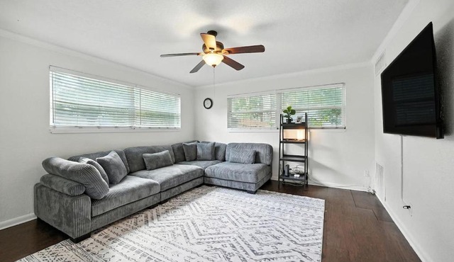 Relaxing 3BR Baldwin Retreat With Sectional
