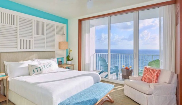 Relaxing Beachfront Room with Outdoor Pool and Near Oceanwalk Mall
