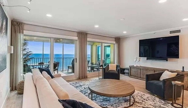 Relaxing Beachfront Condo in North Redington Beach