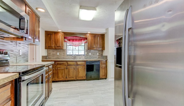 Relocating? (5/3) w/pool