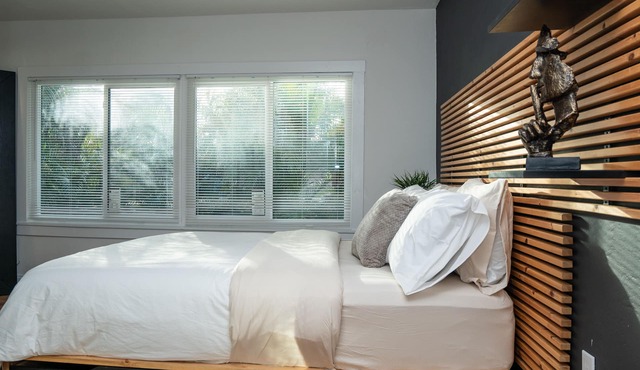 Renovated 1920'S Charming Industrial 2/2 Unit
