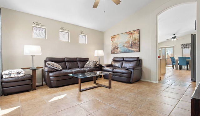 Renovated and Nicely Decorated Home Close to Park
