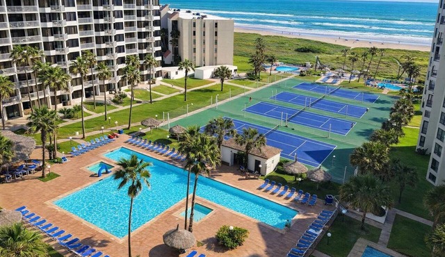 Resort-like beachfront " Heated Pool "