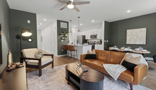 Resort Style Luxury Townhome with Garage POOL, 1st Floor Bedroom, Gym!