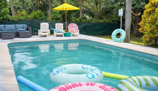 Rio Beach Pool House - 7 min to the Beach!
