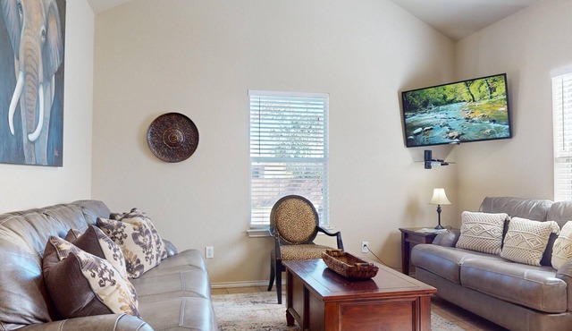River City Resorts: TRV Safari: Walking Distance to ALL! Free Tubes!