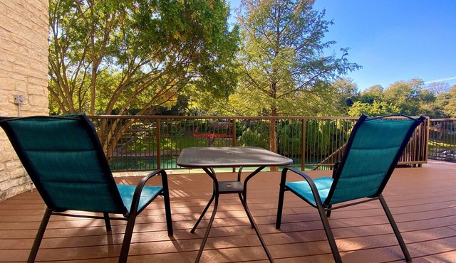 River City Resorts: INV 115: Free Tubes, On Comal, Walk to Schlitterbahn