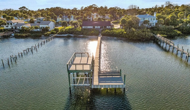 🛥️Riverfront Home | Golf Cart | River Toys | Tiki Bar | Hooked on the River🛥️ in Edgewater