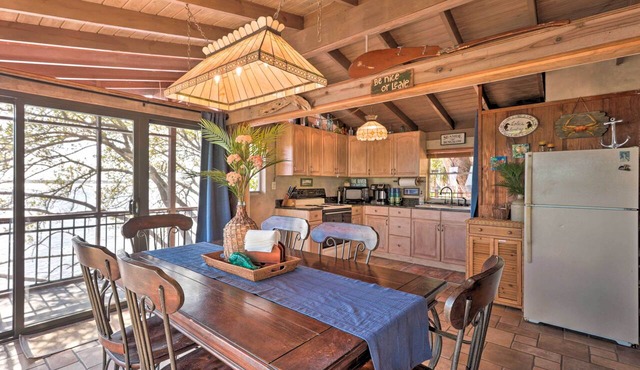 Riverfront Merritt Island Bungalow w/Dock & Deck