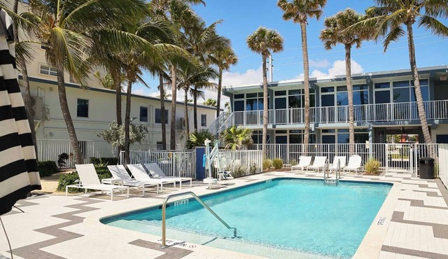 Romantic Beach Getaway w/Pool & Gym Access! Pet Friendly Property