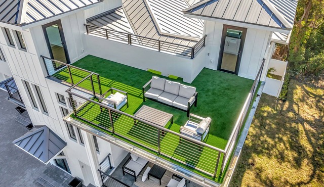 Rooftop, Balcony, Elevator, Fenced Yard! Downtown Lux Townhome