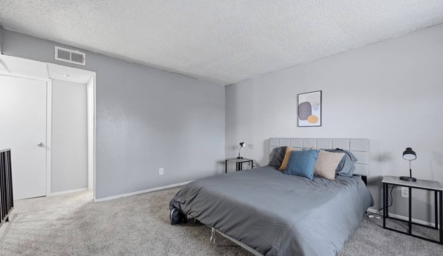 Roomy 1BR townhome with open living area